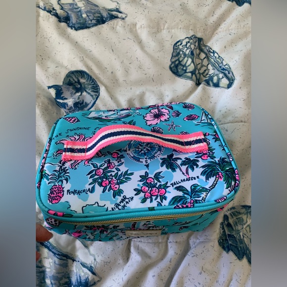 Lilly Pulitzer Lilly’s Road Trip Print Cosmetic Case NWOT - Picture 2 of 6